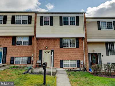 10 Rose Petal Ct Baltimore, MD 21234