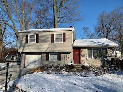 584 Meadoway Park Worthington, OH 43085