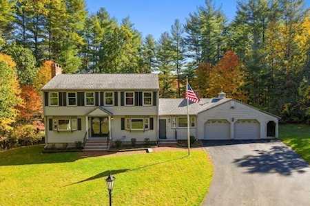 29 Mohawk Road Andover, MA 01810