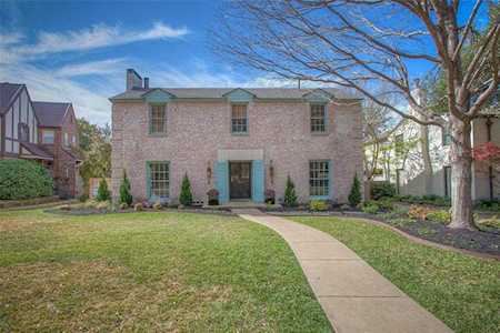 2215 Ward Parkway Fort Worth, TX 76110
