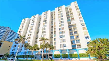 6450 Collins Ave #609 Miami Beach, FL 33141