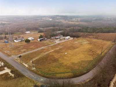 1631 Ballard Road Van Alstyne, TX 75495
