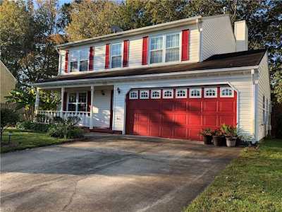 3945 Larchwood Dr Virginia Beach, VA 23456