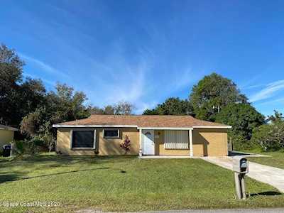 886 NE Chelsea Avenue Palm Bay, FL 32905
