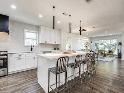 2347 Saint Francis Avenue Dallas, TX 75228