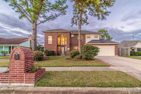 6239 Belgium Dr Pasadena, TX 77505