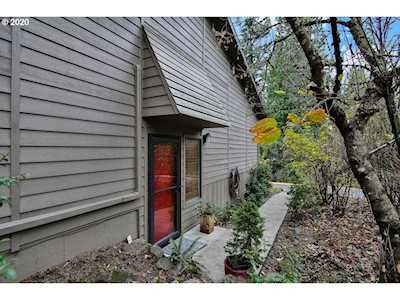 3851 SW Canby St Portland, OR 97219