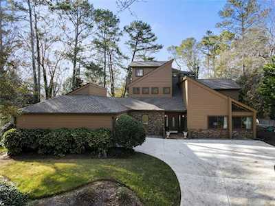 3949 Dunbarton Way NE Roswell, GA 30075