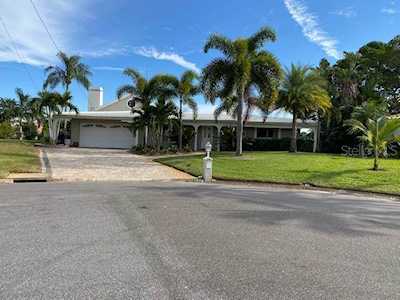 1276 37th Ave NE St Petersburg, FL 33704