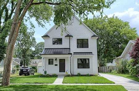 628 E 3rd St Royal Oak, MI 48067