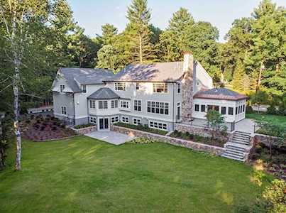 16 Ridge Hill Farm Rd Wellesley, MA 02482