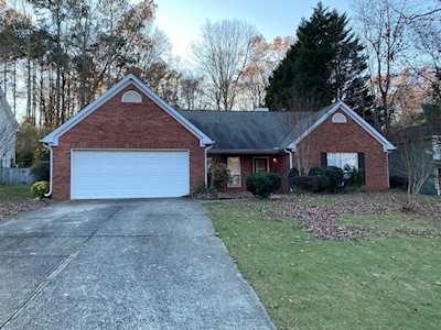 5989 Williamsport Dr Flowery Branch, GA 30542