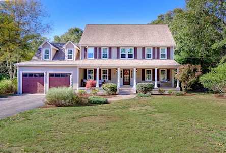 24 Bridie Ln Norfolk, MA 02056