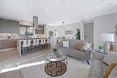 2437 S Penmar Avenue Venice, CA 90291