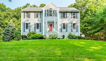 63 Rattlesnake Hill Rd Andover, MA 01810