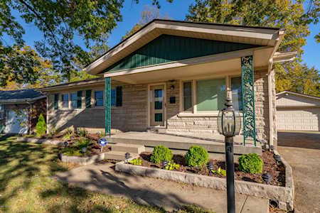 5609 Pine Tree Dr Louisville, KY 40219