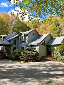157 Split Rock Ln Pocono Pines, PA 18350