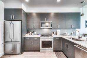222 West Ave #2403 Austin, TX 78701