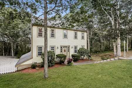 1 Laurel Cir Sandwich, MA 02644
