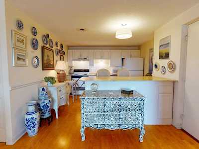 94 Beacon #32 Somerville, MA 02143