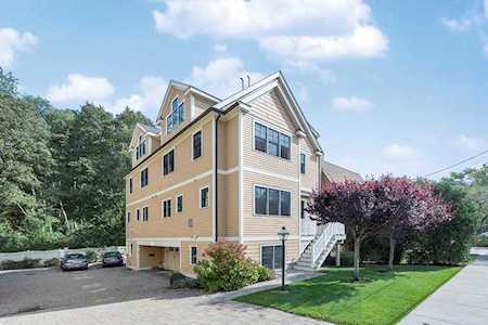 34 Meadowbrook Rd #34 Brookline, MA 02467