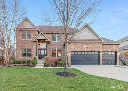 436 Deerfield Dr Oswego, IL 60543