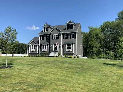 25 Fieldstone Lane Billerica, MA 01821