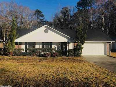 305 Dogwood Place Dr Bryant, AR 72022