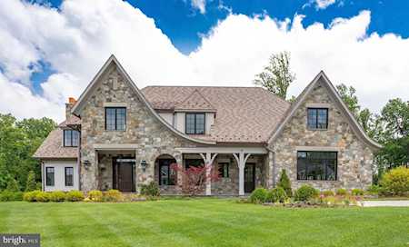 954 Mackall Farms Ln Mclean, VA 22101