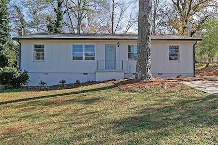 1166 Camellia Dr Marietta, GA 30062
