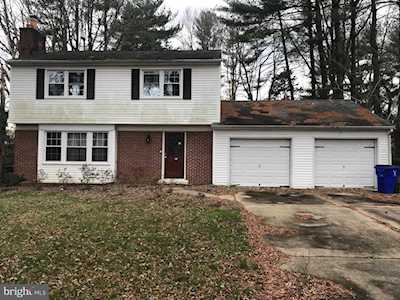 2806 Greenway Dr Ellicott City, MD 21042
