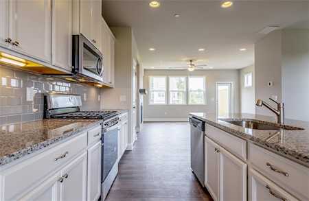 29 Downsby Ln Woodstock, GA 30189
