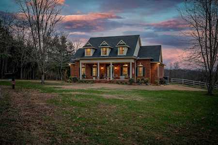 2348 Couch Ln Columbia, TN 38401