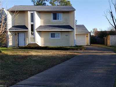 1632 Mill Oak Dr Virginia Beach, VA 23464