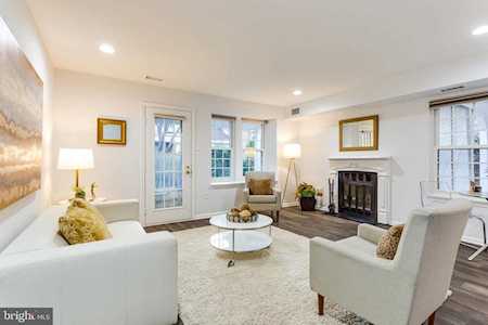 2586A Arlington Mill Dr Arlington, VA 22206