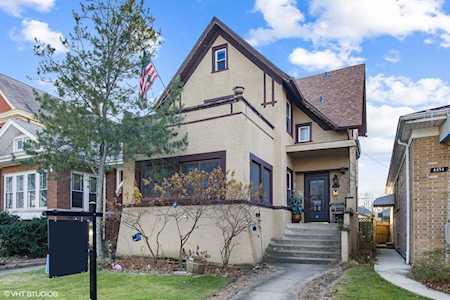 4450 N Richmond St Chicago, IL 60625