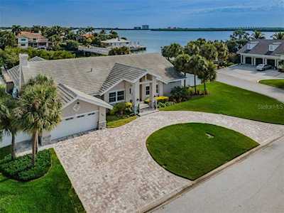 6198 52nd St S St Petersburg, FL 33715