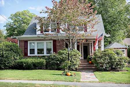 4 Hamilton Rd Waltham, MA 02453