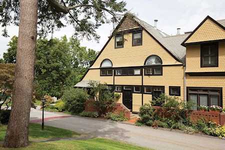 565 Boylston St #565 Brookline, MA 02445