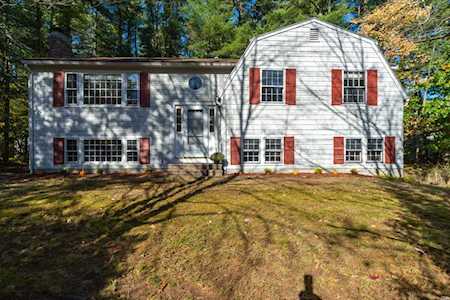 77 Maplewood Dr Townsend, MA 01469