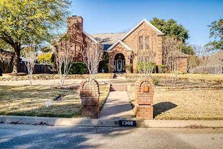 1306 Crest Drive Colleyville, TX 76034