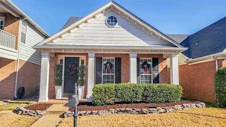 326 Fountain River Dr Memphis, TN 38120