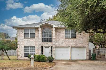 6909 Stoneridge Drive North Richland Hills, TX 76182