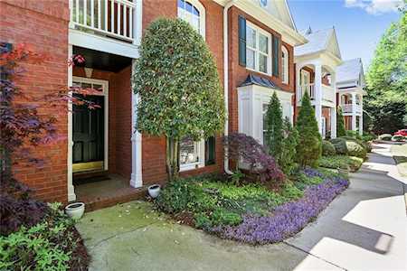 1160 Brookhaven Glen NE Brookhaven, GA 30319