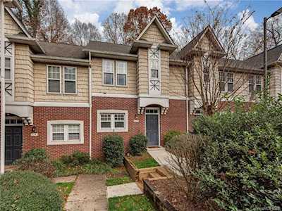 3047 Uxbridge Woods Ct Charlotte, NC 28205