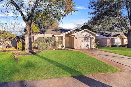 12614 Lacey Crest Dr Houston, TX 77070