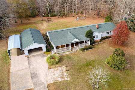 383 Bethel School Rd Lake Wylie, SC 29710
