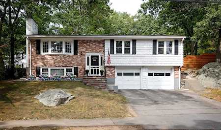26 Colwell Dr Dedham, MA 02026