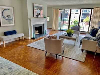 85 Grove St #205 Wellesley, MA 02482