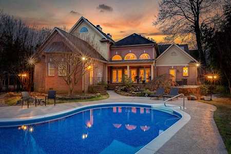 121 Bayview Dr Hendersonville, TN 37075
